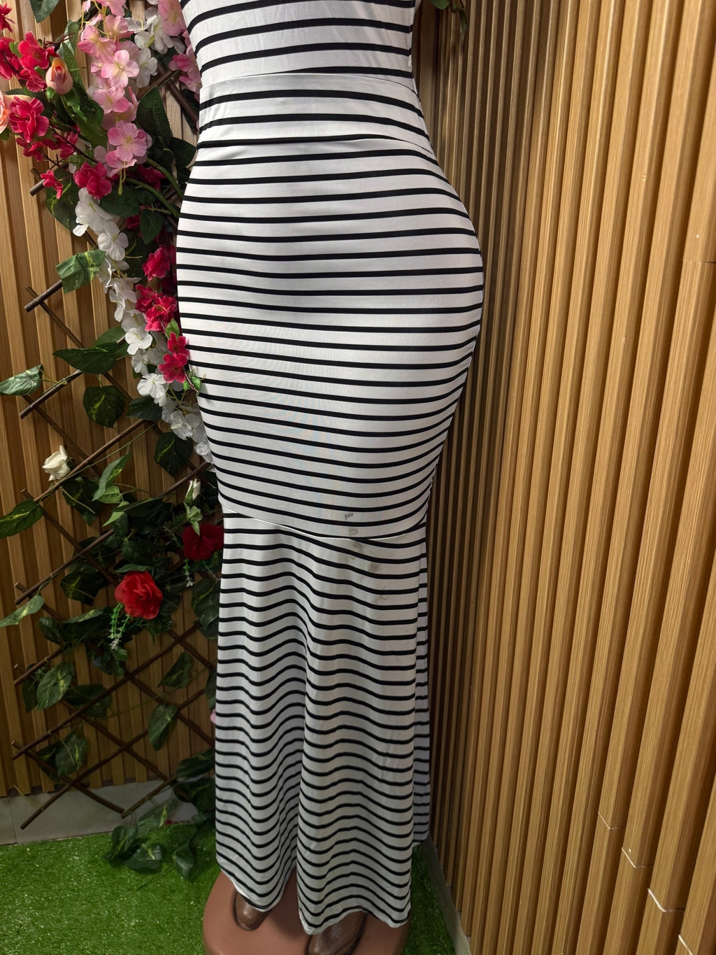 Robe moulante à fines bretelles dos-nu - Perluna Store