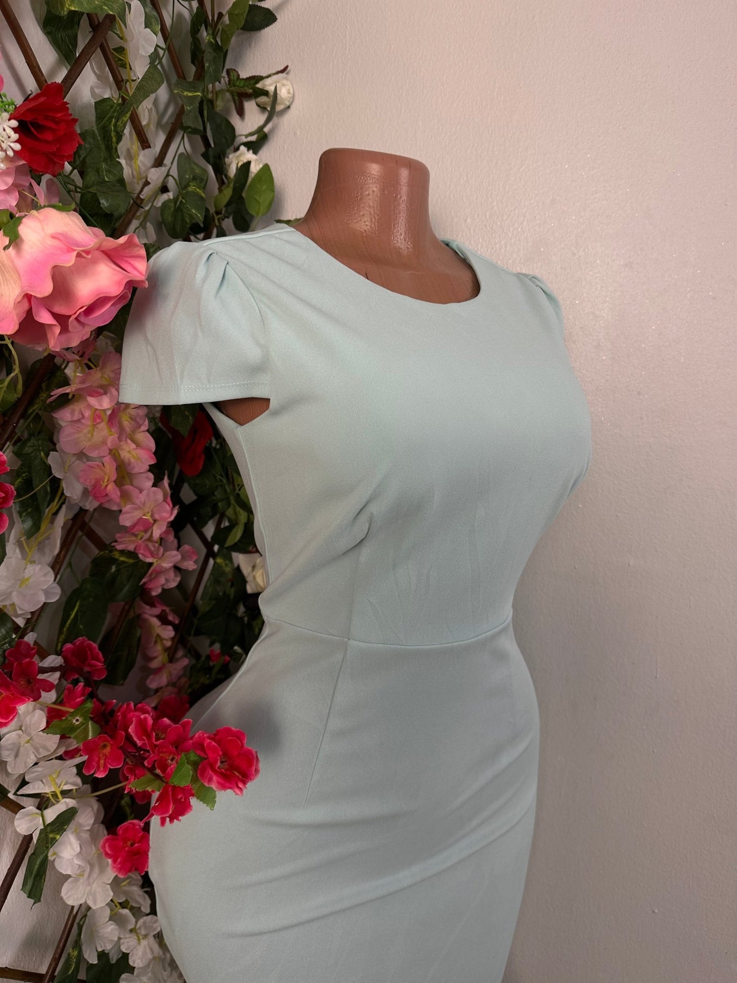 Robe moulante à ourlet manche courte colle rond - Perluna Store - kinshasa