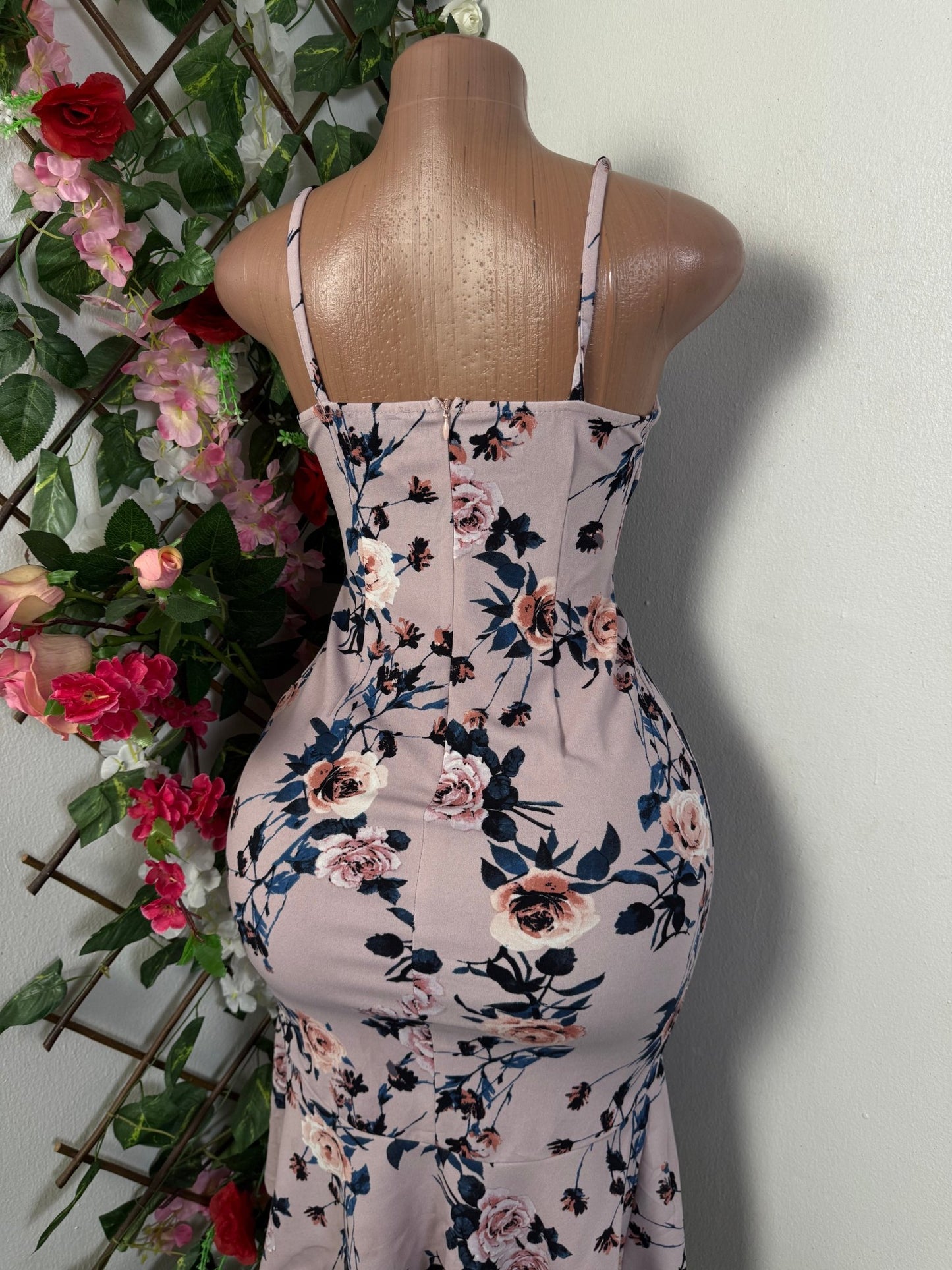 Robe moulante à ourlet  - Perluna Store - kinshasa
