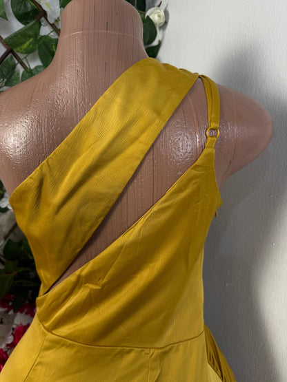 Robe moulante à une épaule ouvert - Perluna Store - kinshasa