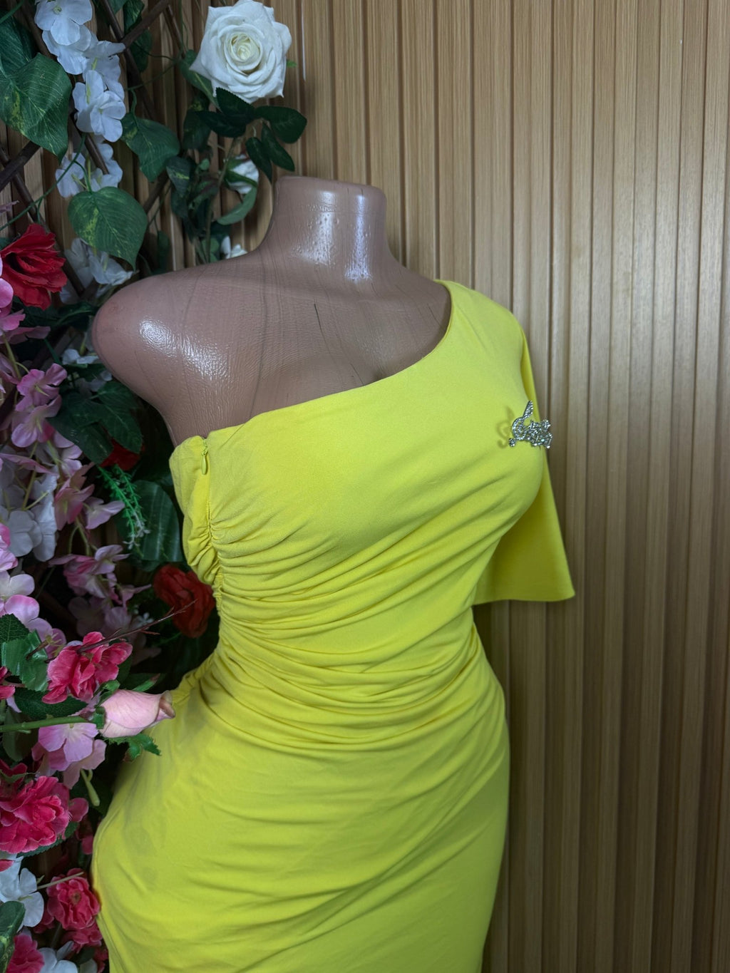 Robe moulante à une seule manches décolletée - Perluna Store