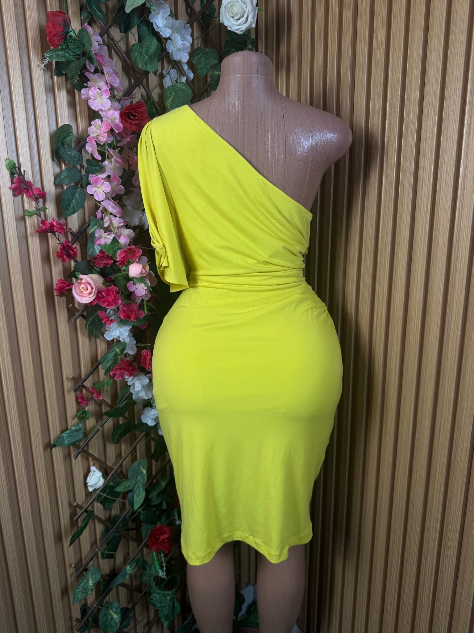 Robe moulante à une seule manches décolletée - Perluna Store