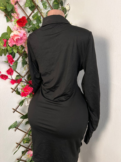 Robe moulante avec fermeture à bouton manche longue colle chemise - Perluna Store - kinshasa