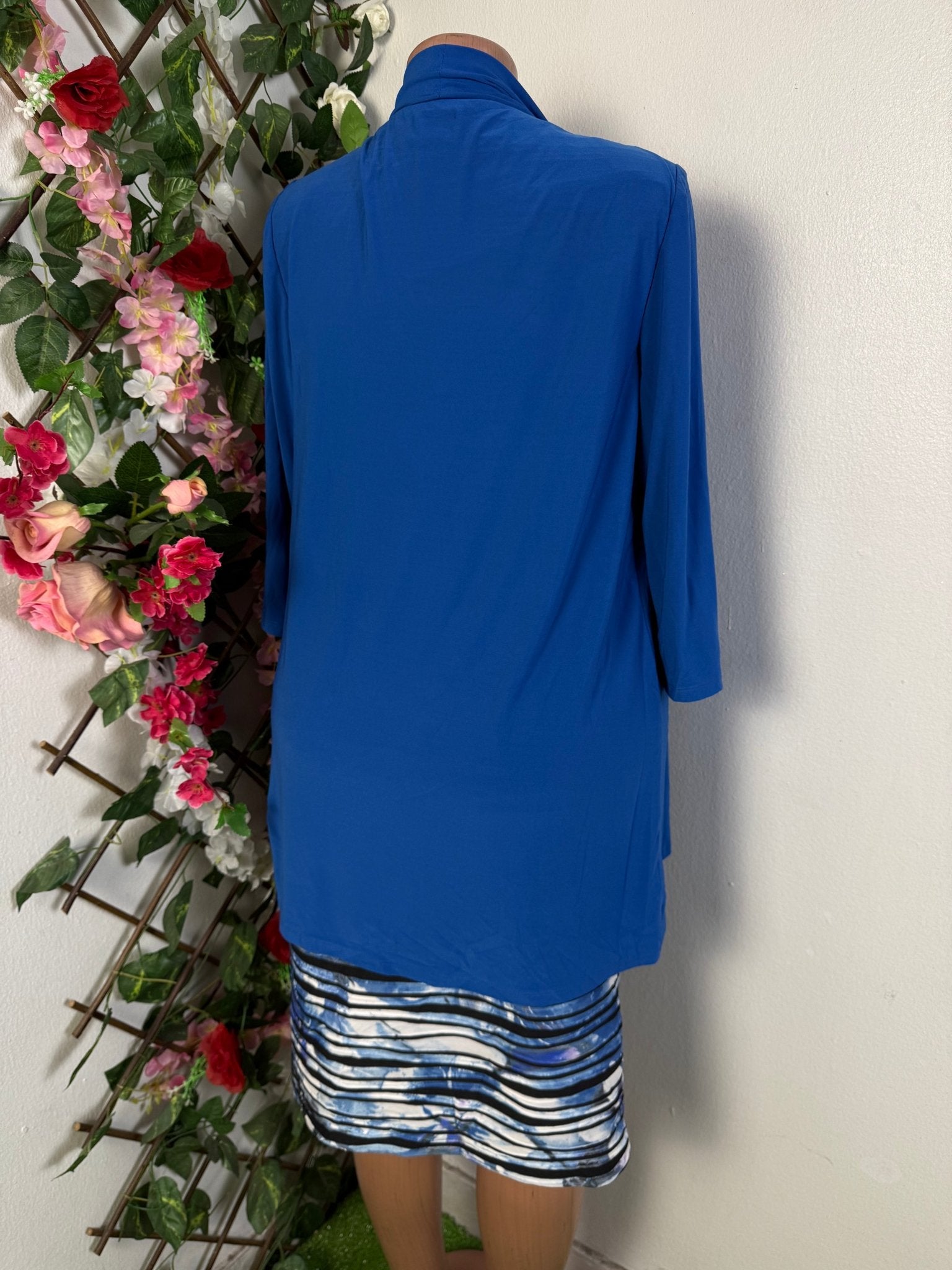 Robe moulante avec par - dessus  - Perluna Store - kinshasa