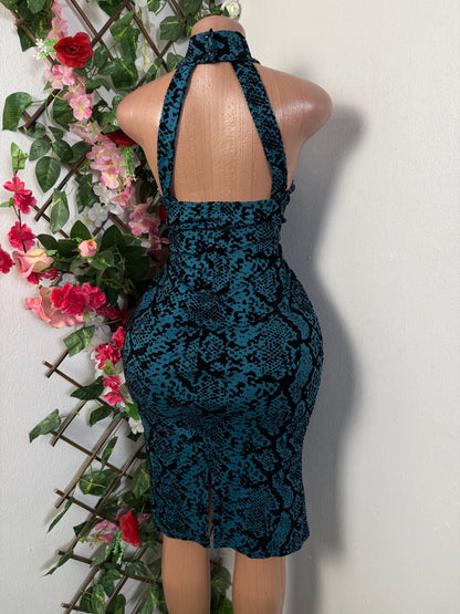 Robe moulante colle montant  - Perluna Store - kinshasa