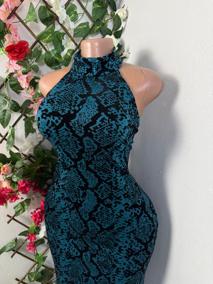 Robe moulante colle montant  - Perluna Store - kinshasa