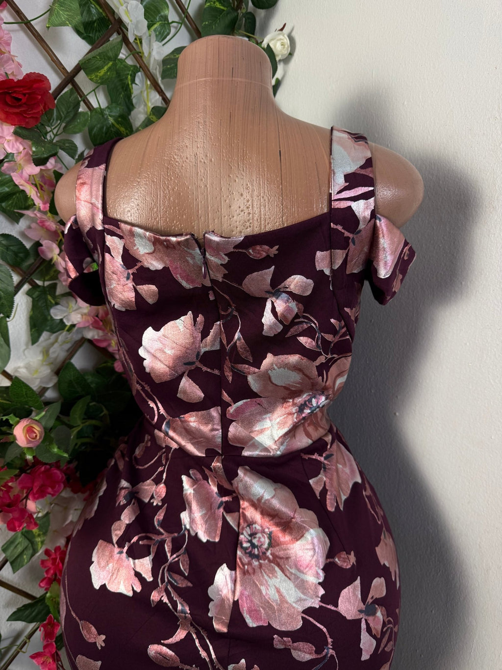 Robe moulante courte fleurie à bretelle - Perluna Store - kinshasa