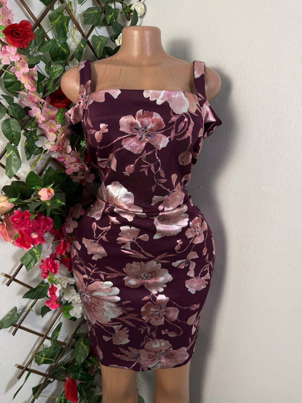 Robe moulante courte fleurie à bretelle - Perluna Store - kinshasa