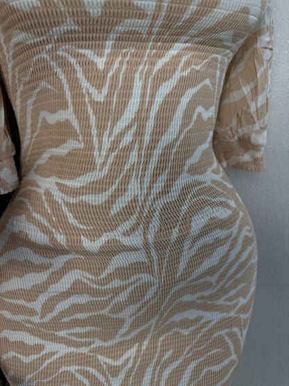 Robe moulante courte manche bouffante  - Perluna Store - kinshasa