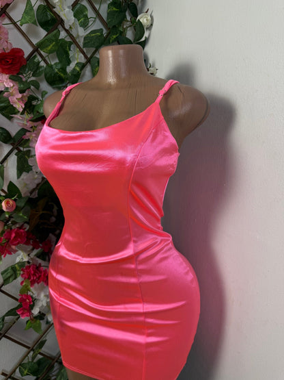 Robe moulante courte  - Perluna Store - kinshasa
