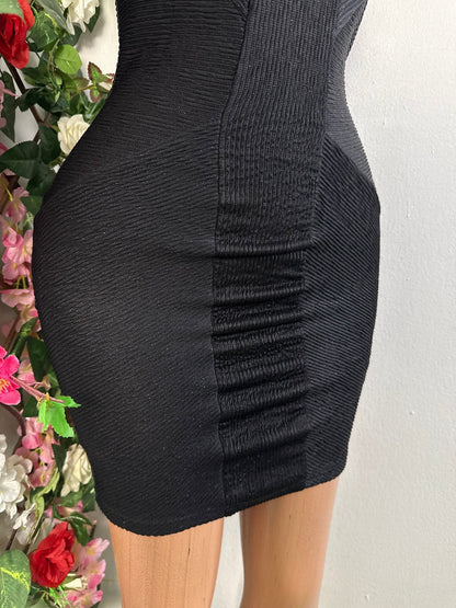 Robe moulante courte sans manche  - Perluna Store - kinshasa