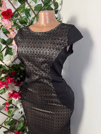 Robe moulante courte sans manche - Perluna Store - kinshasa