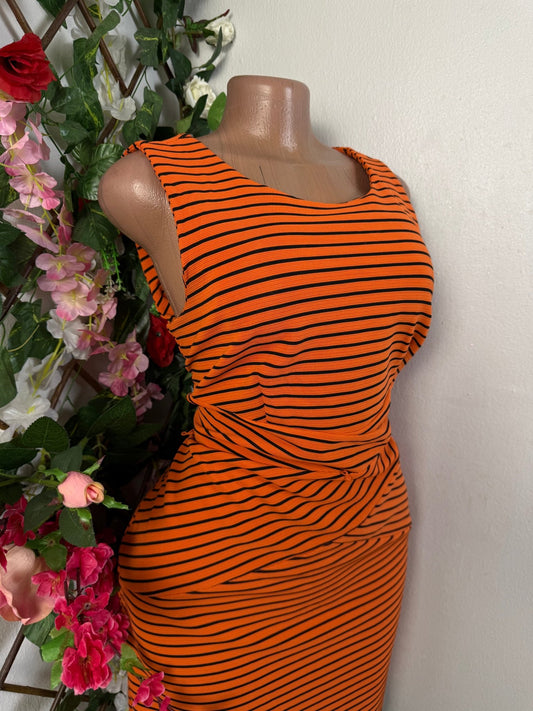 Robe moulante courte sans manche - Perluna Store - kinshasa