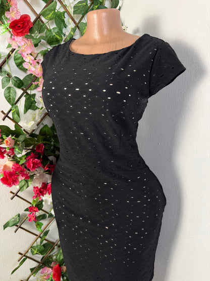 Robe moulante courte sans manche - Perluna Store - kinshasa