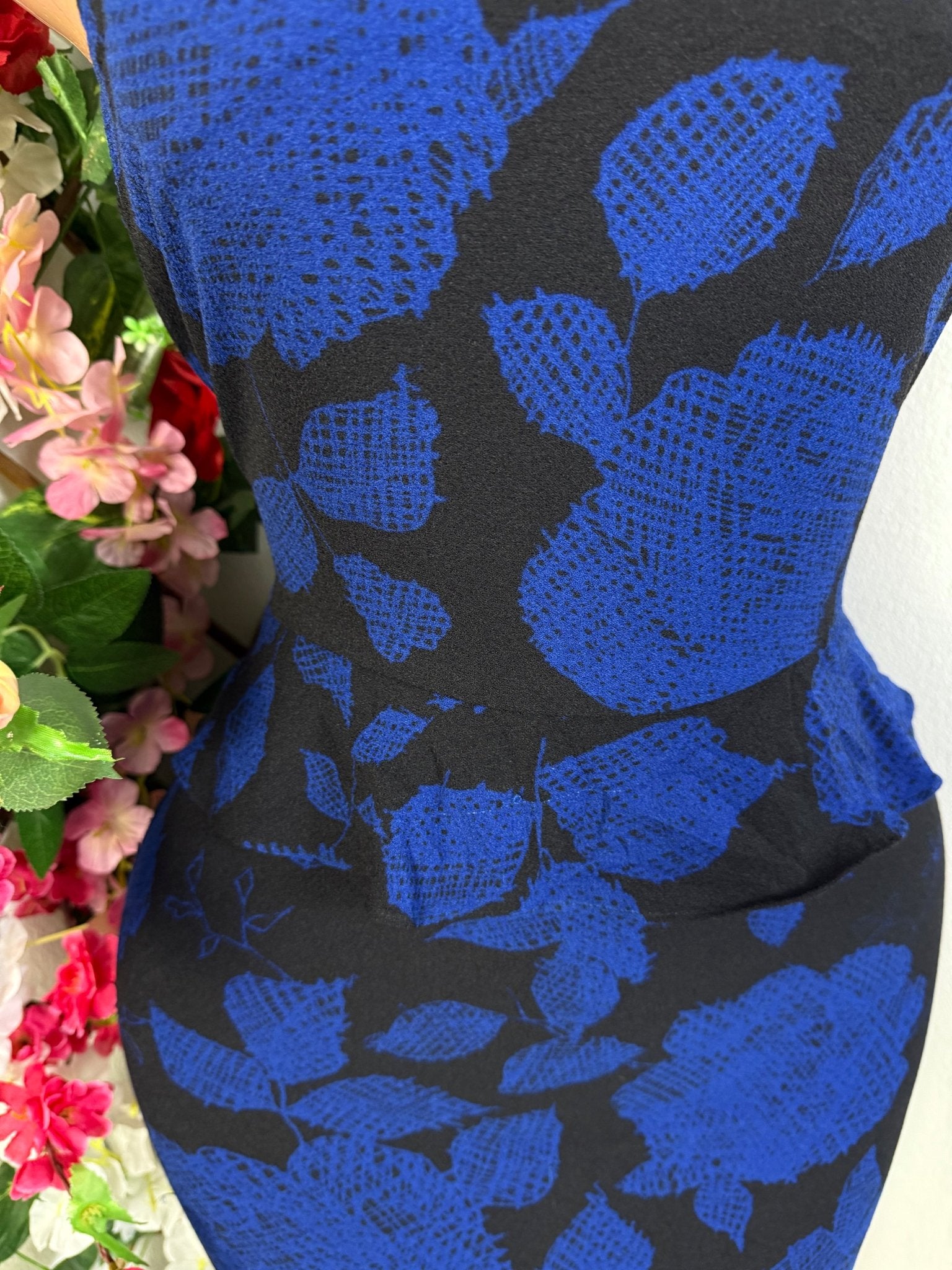 Robe moulante courte taille volant - Perluna Store - kinshasa