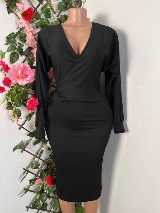 Robe moulante croisée mi longue à manches longue et décollecté v - Perluna Store - kinshasa