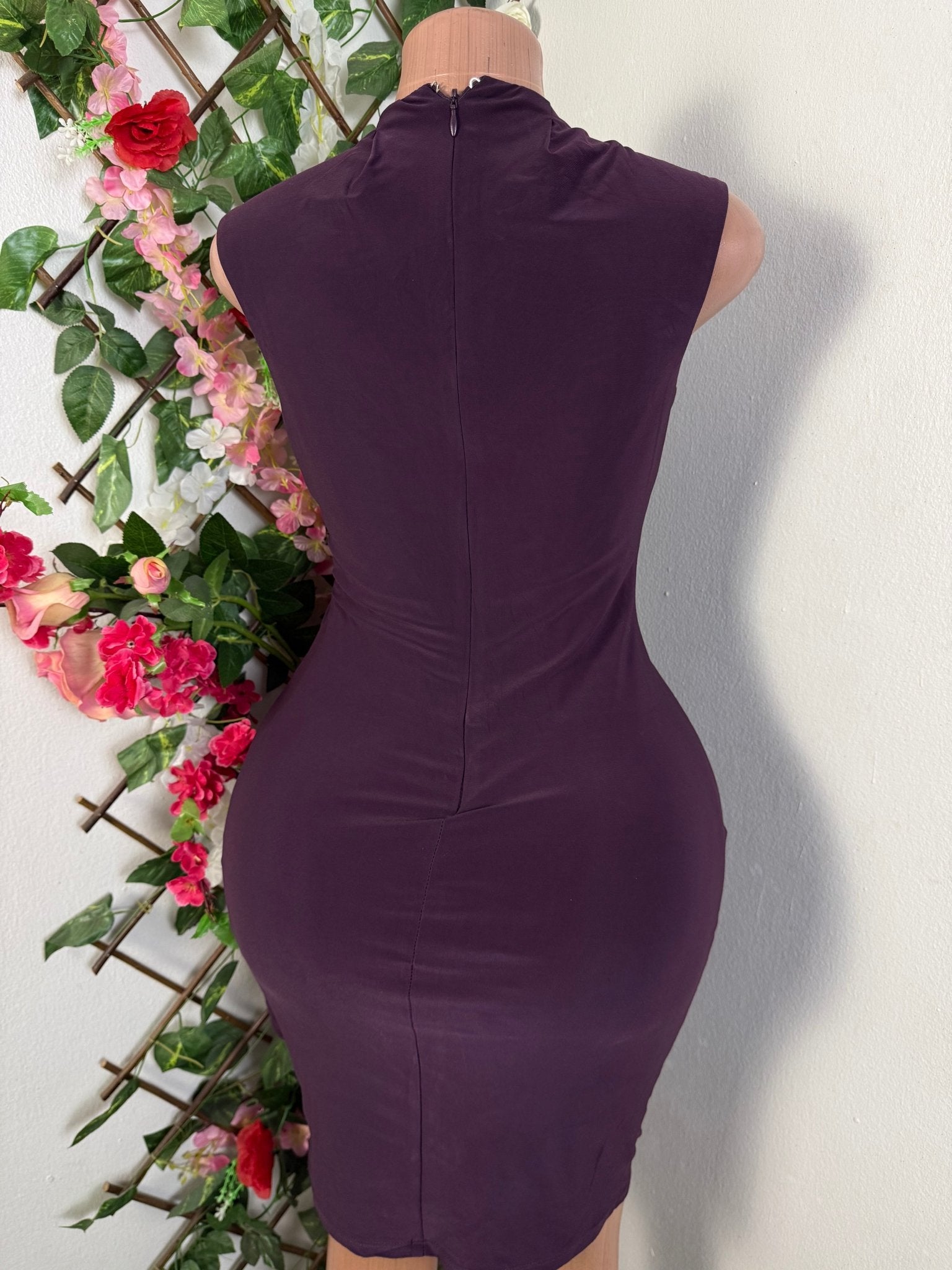Robe moulante décolleté métal  - Perluna Store - kinshasa