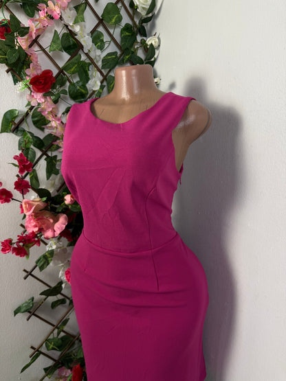 Robe moulante dos croisée sans manche - Perluna Store - kinshasa