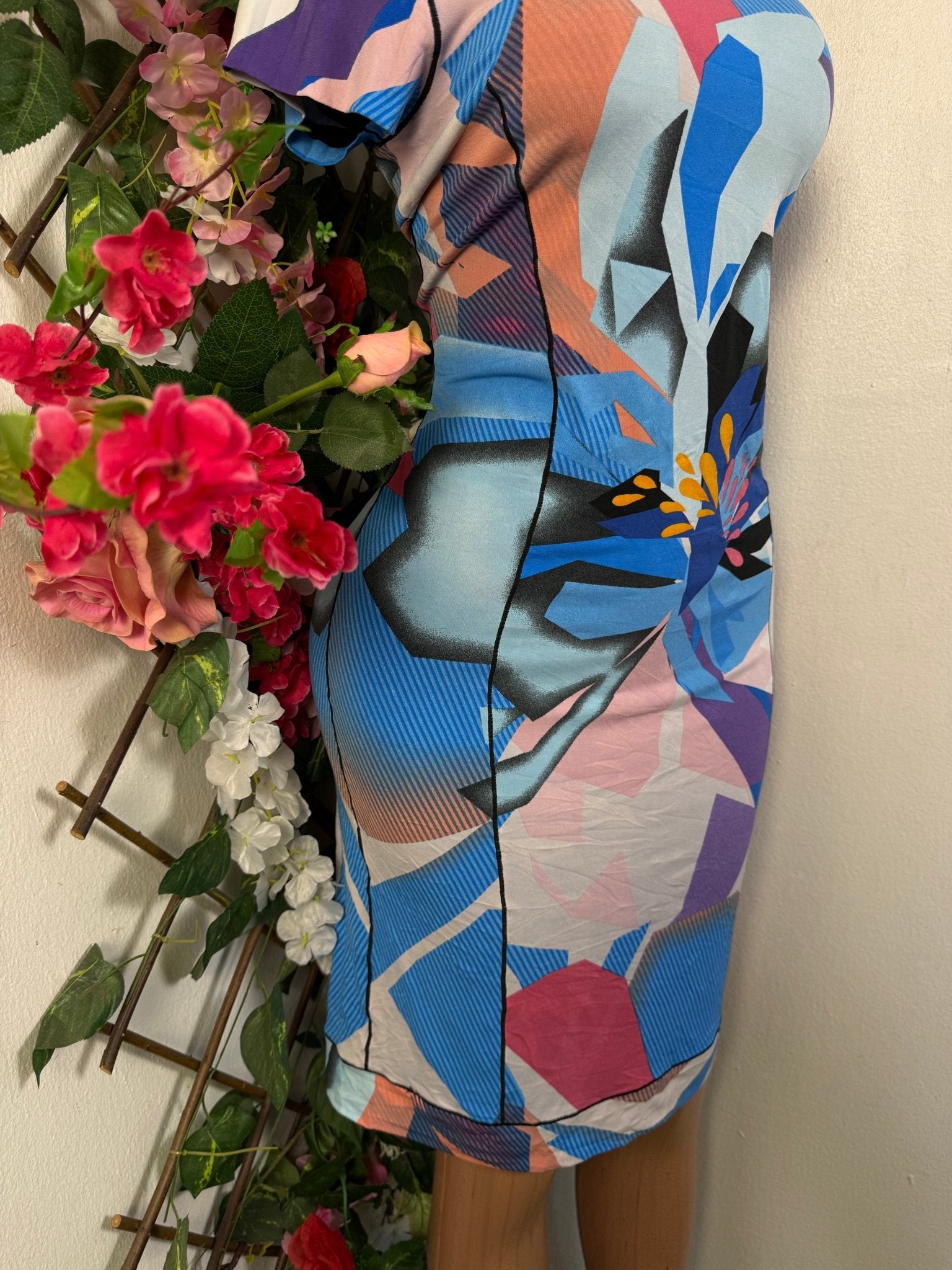 Robe moulante drapé manches courtes - Perluna Store - kinshasa