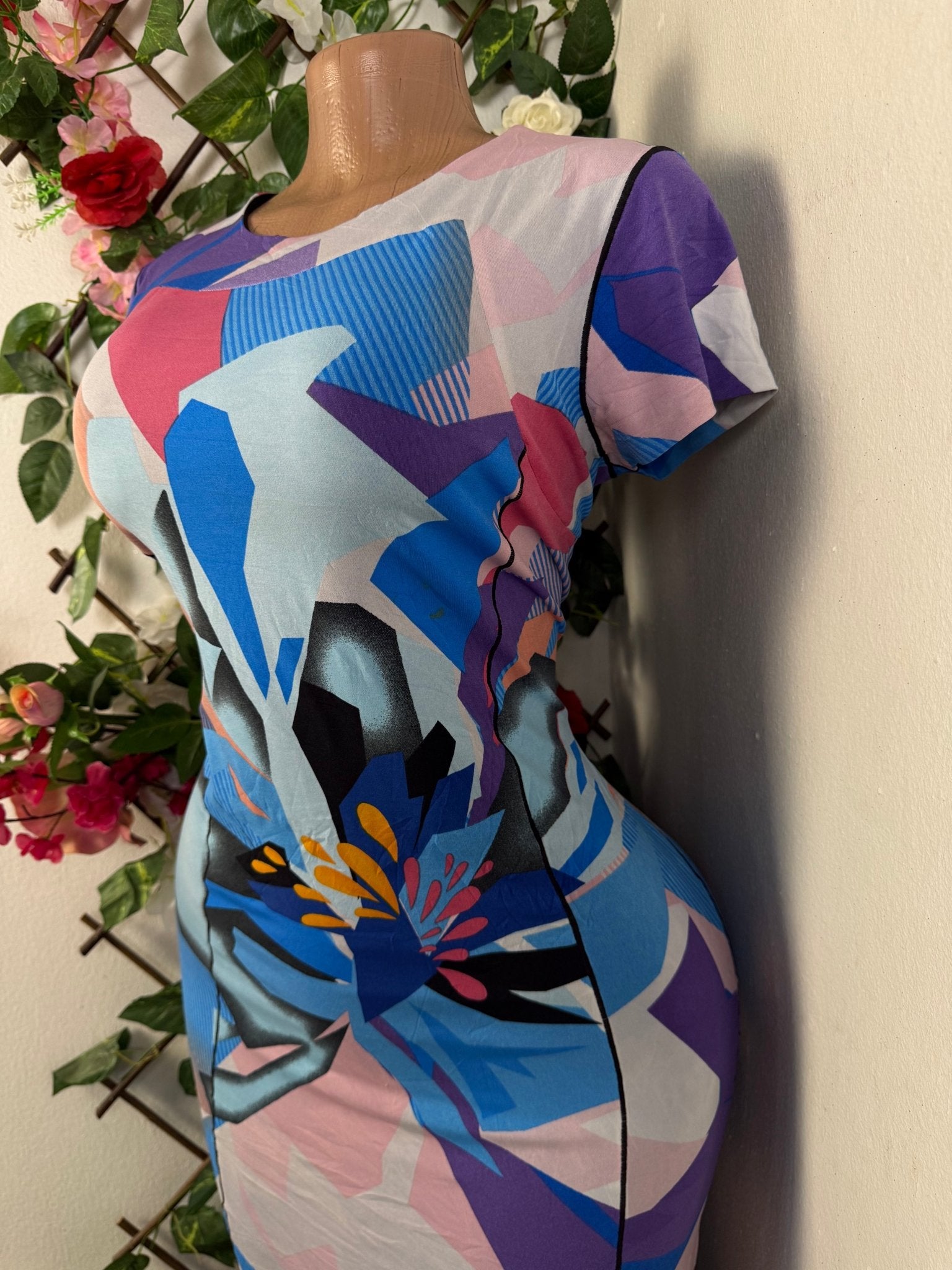 Robe moulante drapé manches courtes - Perluna Store - kinshasa