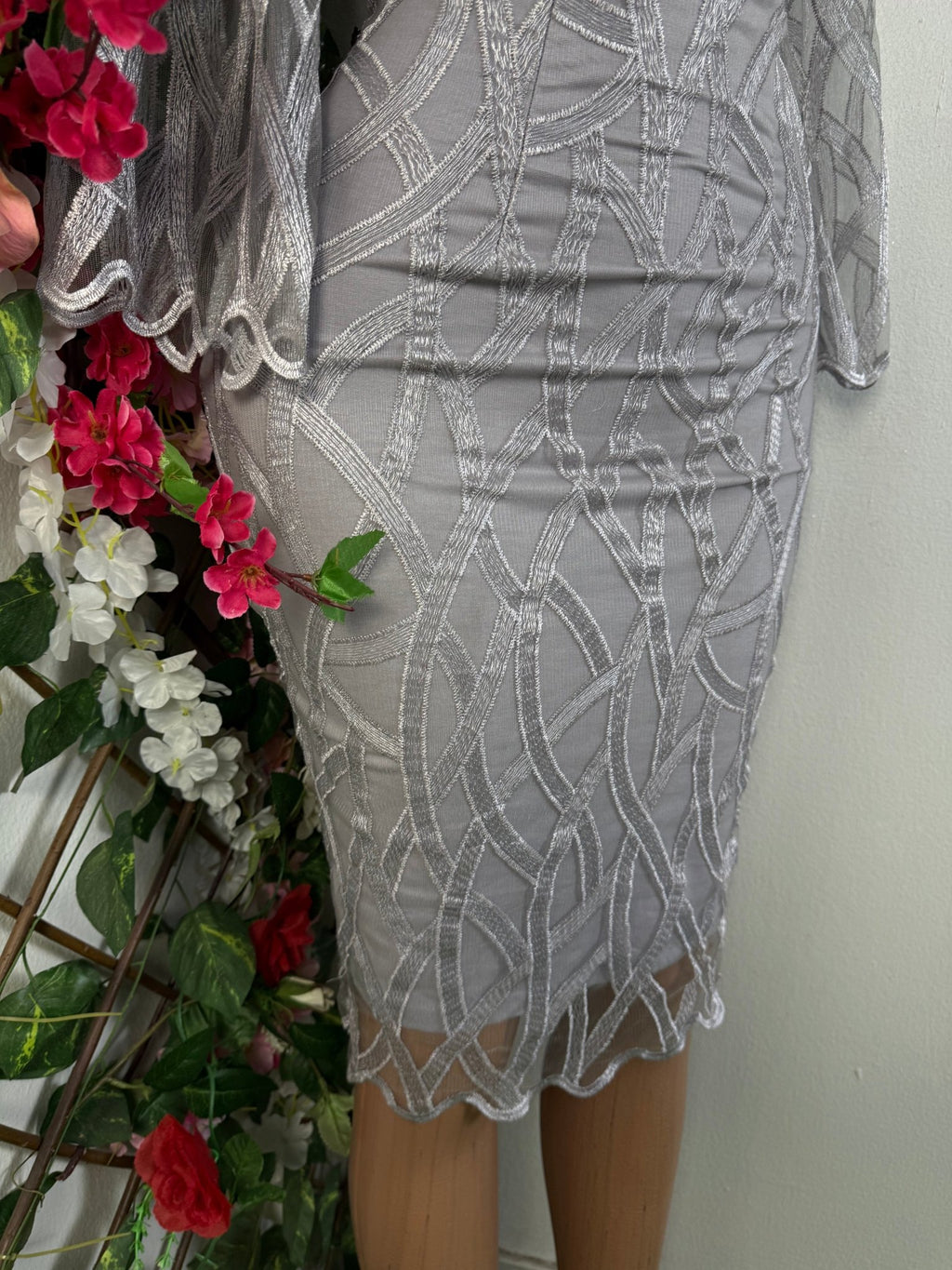 Robe moulante en maille de dentelle - Perluna Store - kinshasa