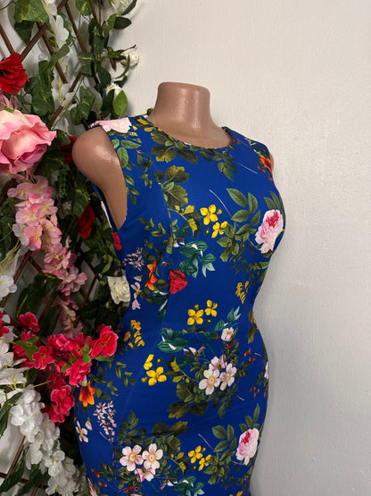 Robe moulante fleurie à ourlet sans manche avec colle rond - Perluna Store - kinshasa