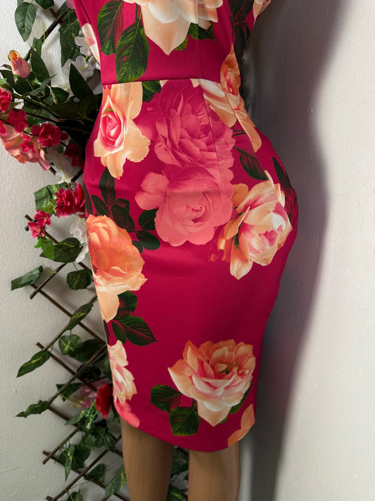 Robe moulante fleurie  - Perluna Store - kinshasa