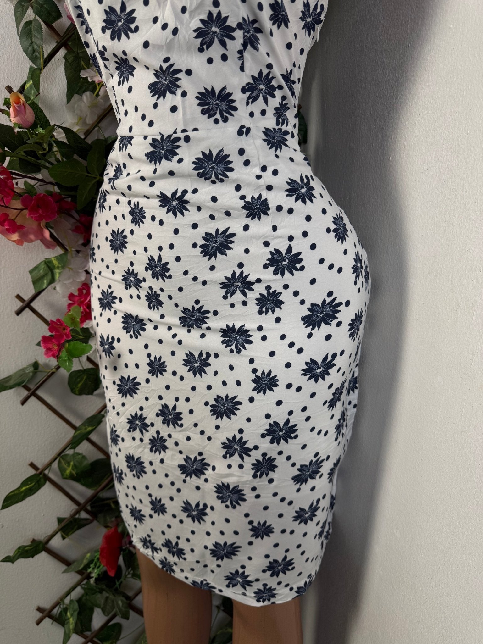 Robe moulante imprimer fleurie - Perluna Store - kinshasa