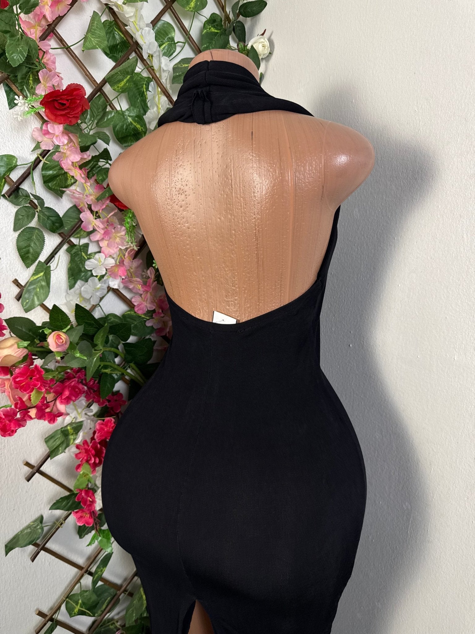 Robe moulante longue à dos ouvert pente  - Perluna Store - kinshasa