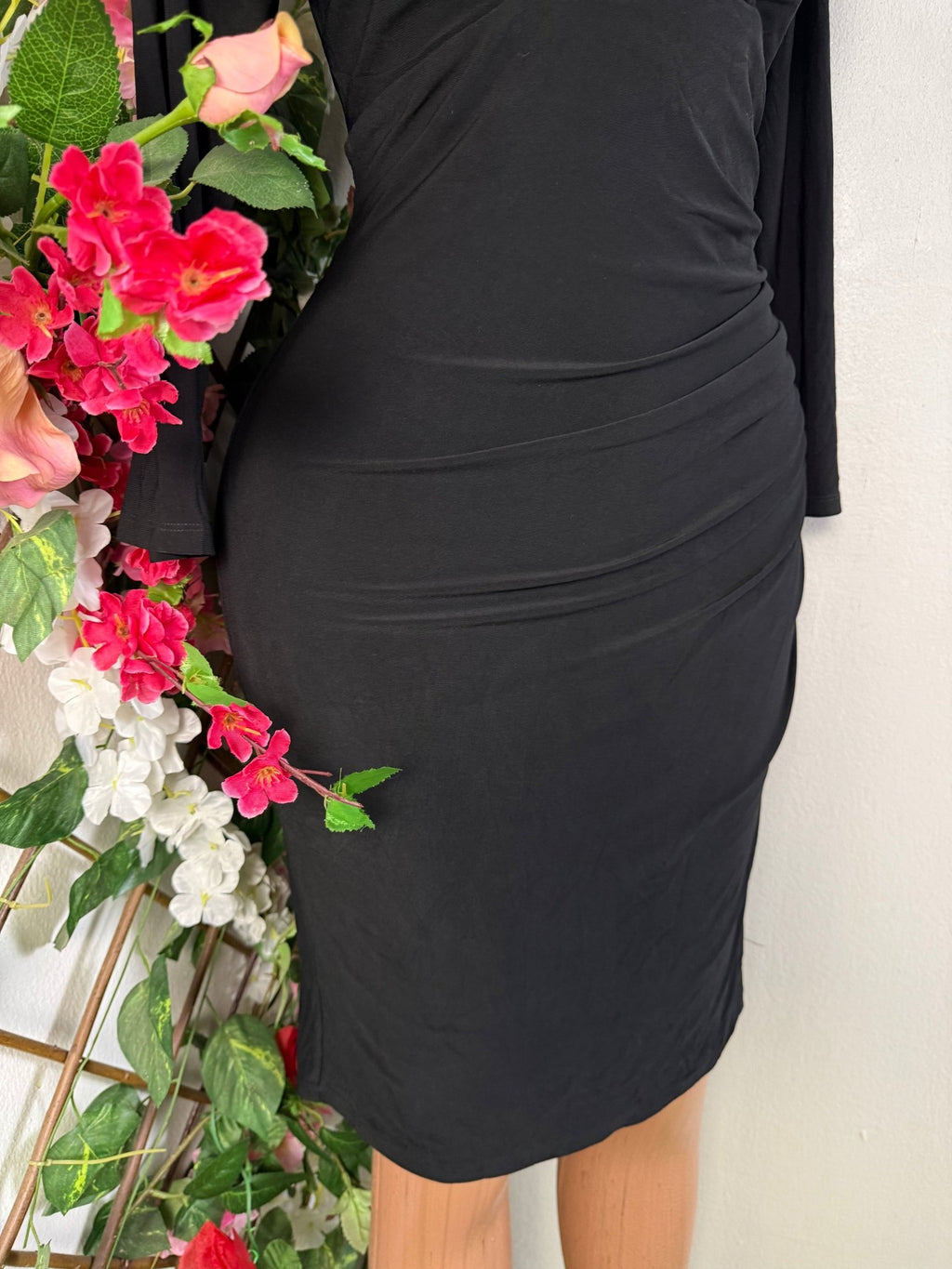 Robe moulante longue manche colle v - Perluna Store - kinshasa