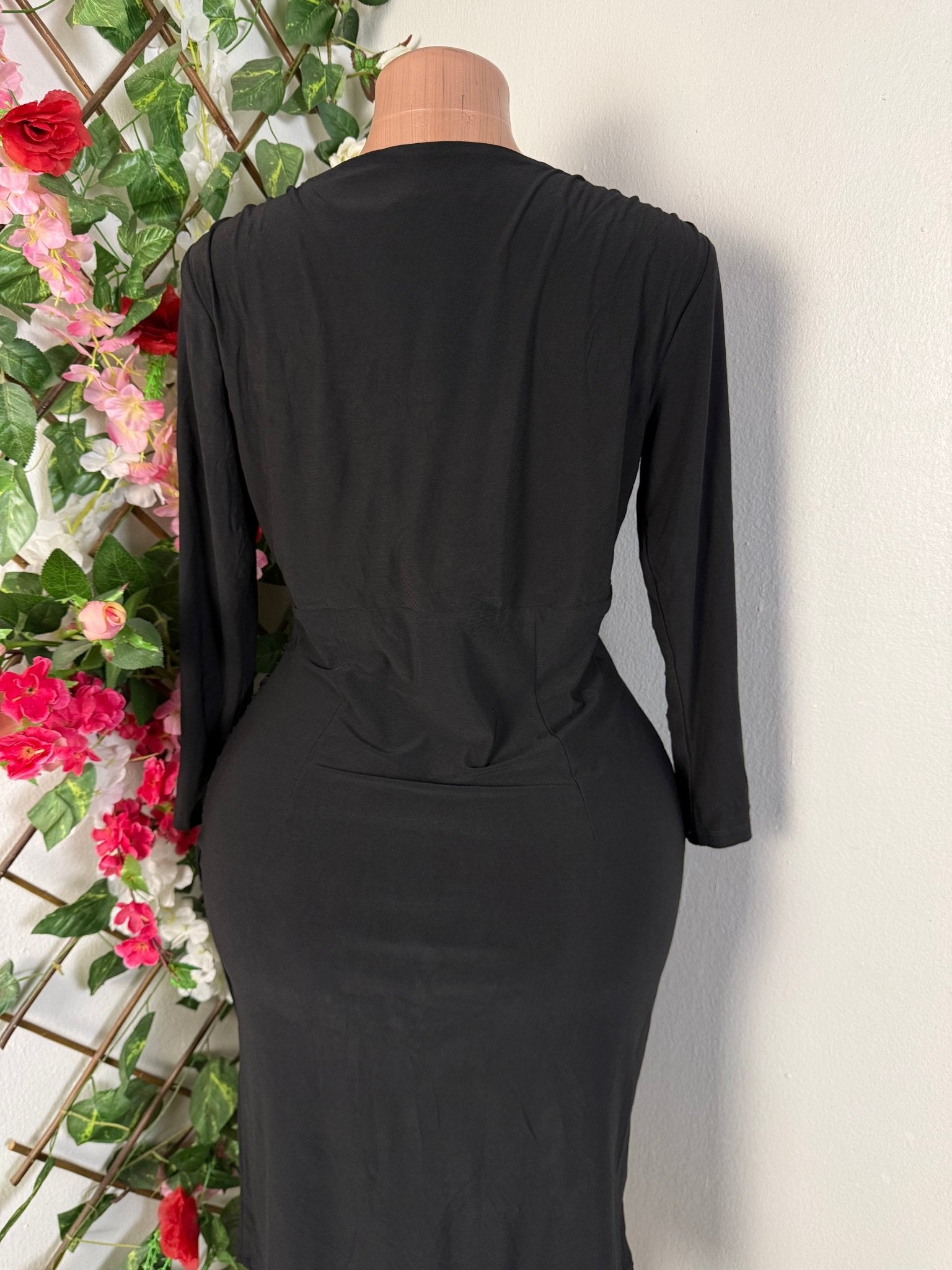 Robe moulante longue manche colle v - Perluna Store - kinshasa