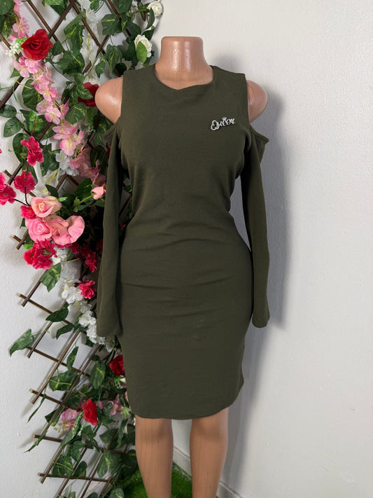 Robe moulante longue manche epaule dénudée - Perluna Store - kinshasa