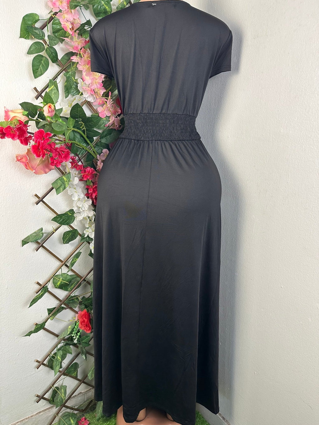 Robe moulante longue manches courtes col V - Perluna Store - kinshasa