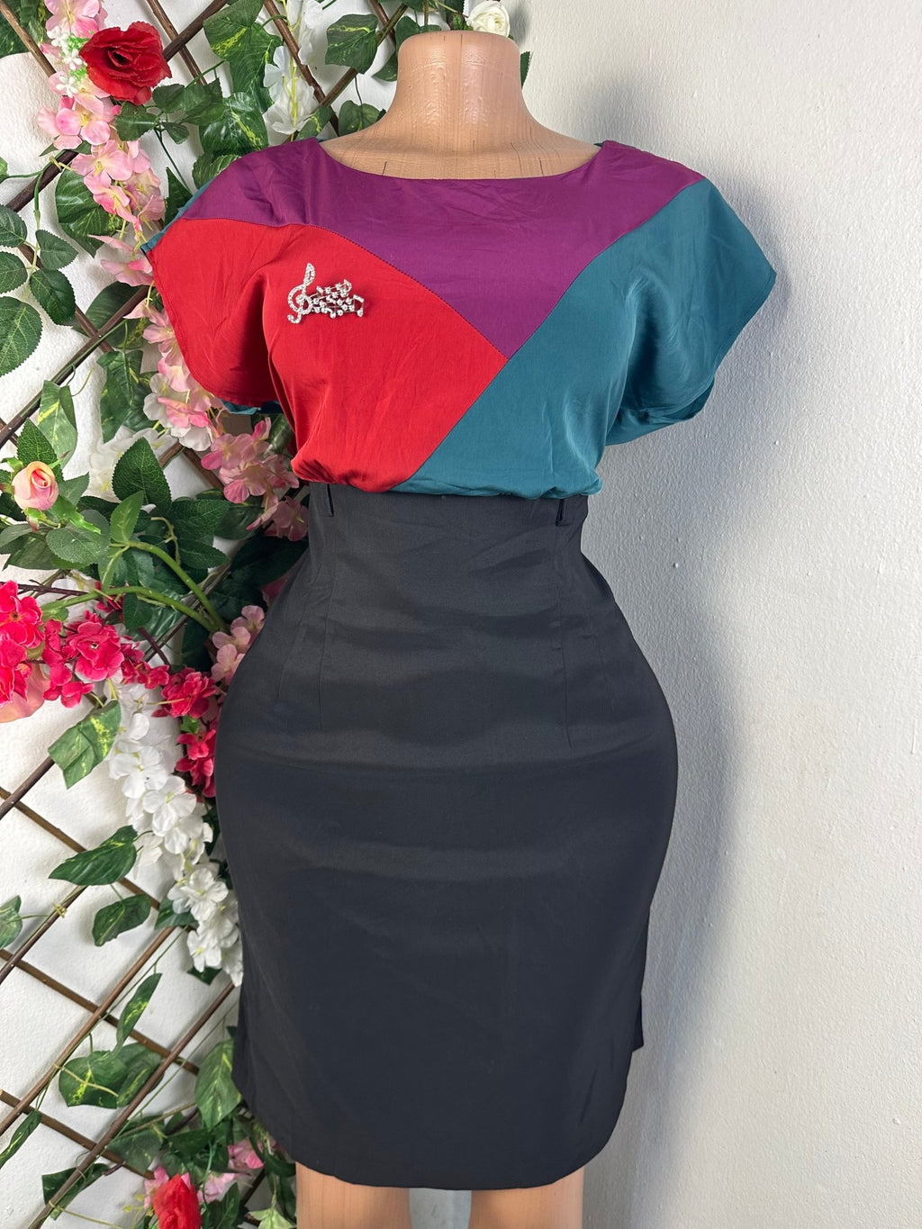 Robe moulante longue manches courtes décollectée - Perluna Store - kinshasa