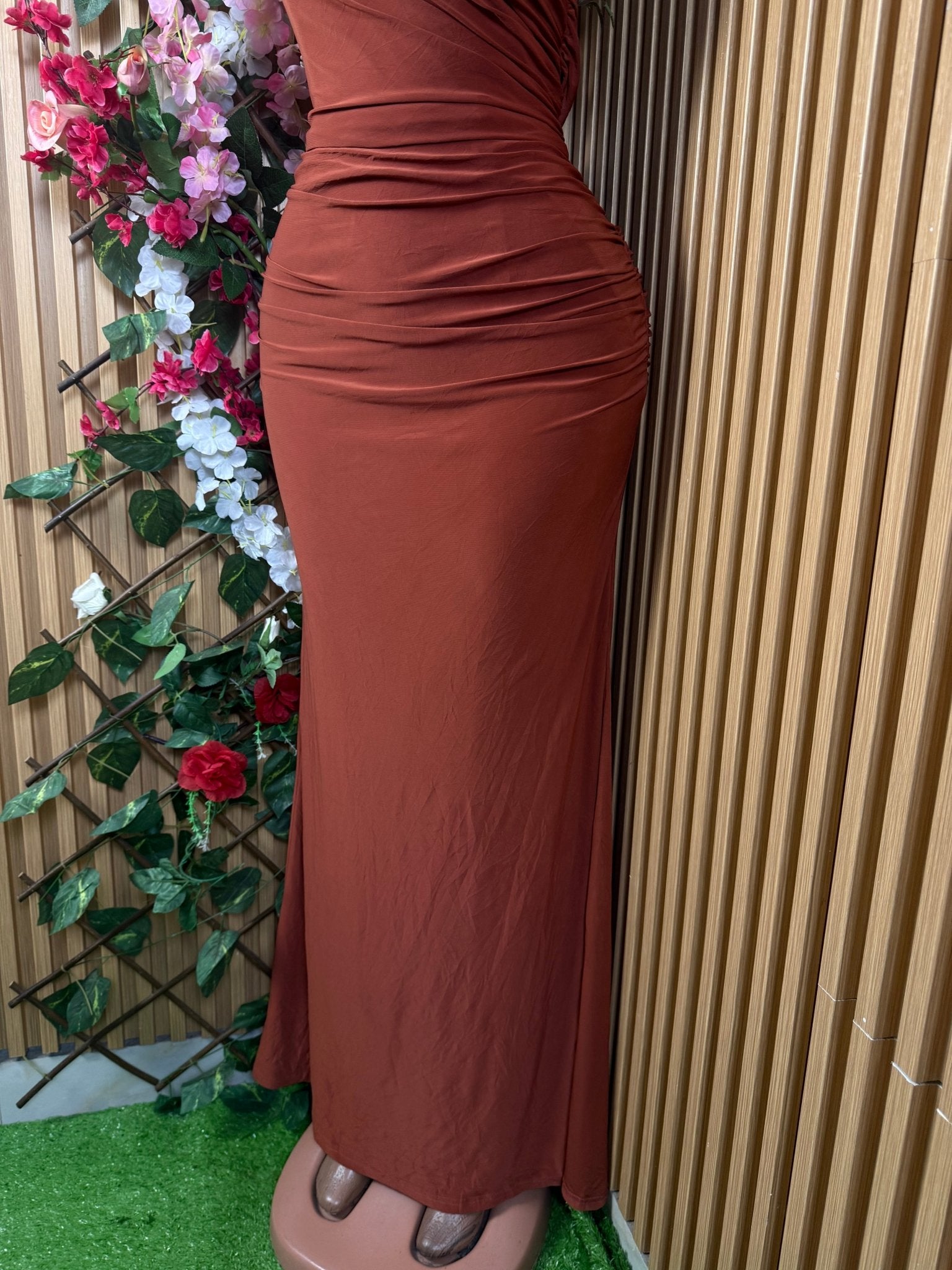Robe moulante longue sans manche dénudée - Perluna Store