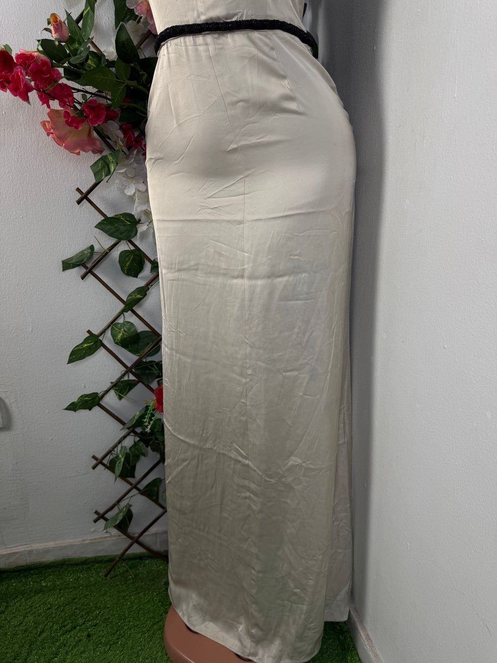 Robe moulante longue sans manches col V - Perluna Store