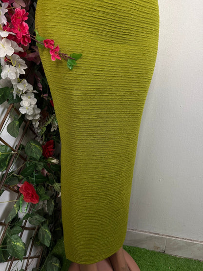 Robe moulante longue une épaule torsader - Perluna Store - kinshasa