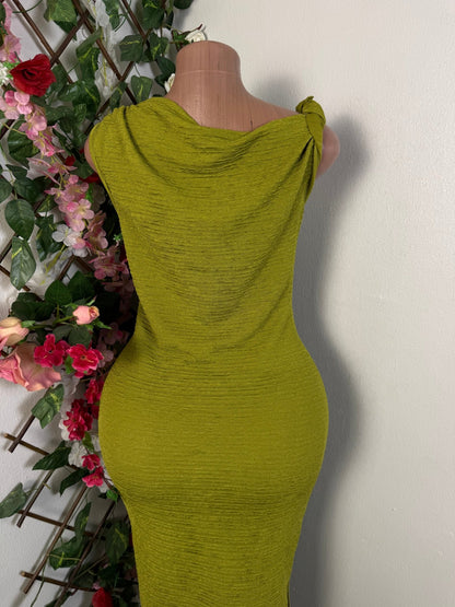 Robe moulante longue une épaule torsader - Perluna Store - kinshasa