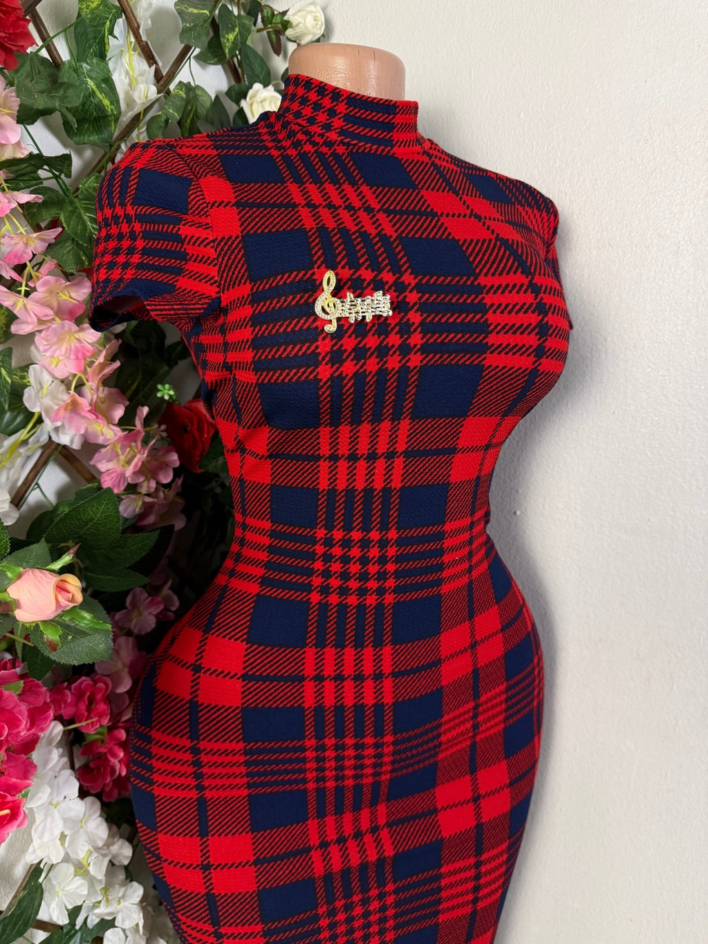 Robe moulante manche courtes drapée - Perluna Store