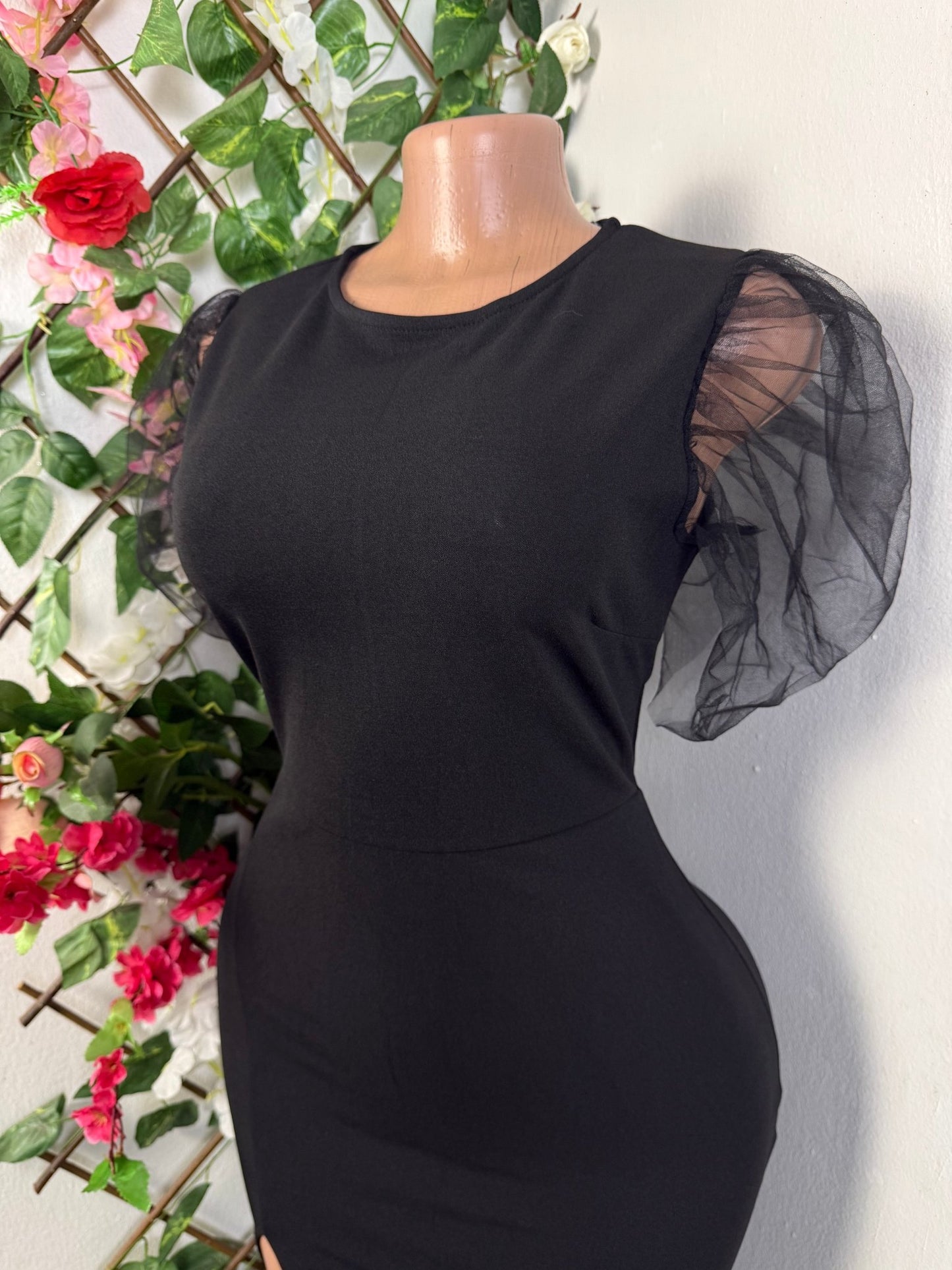 Robe moulante manche voilée  - Perluna Store - kinshasa