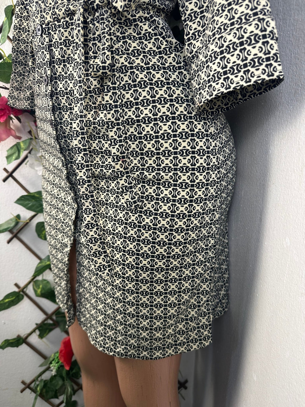 Robe moulante manches 3/4 à col chemise - Perluna Store - kinshasa