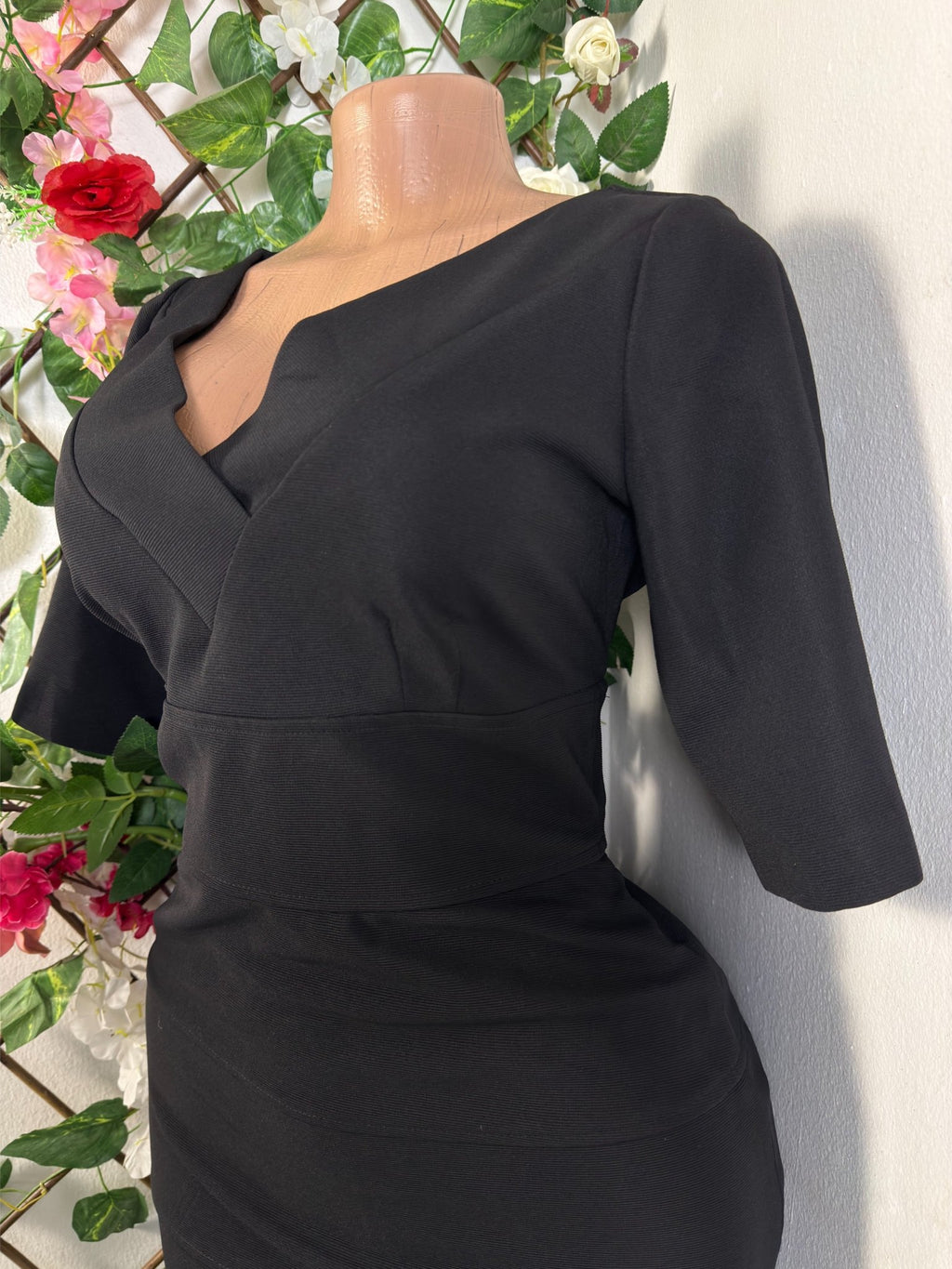 Robe moulante manches 3/4 décollectée - Perluna Store