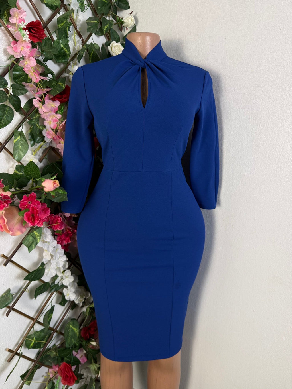 Robe moulante manches 3/4 décollectée - Perluna Store