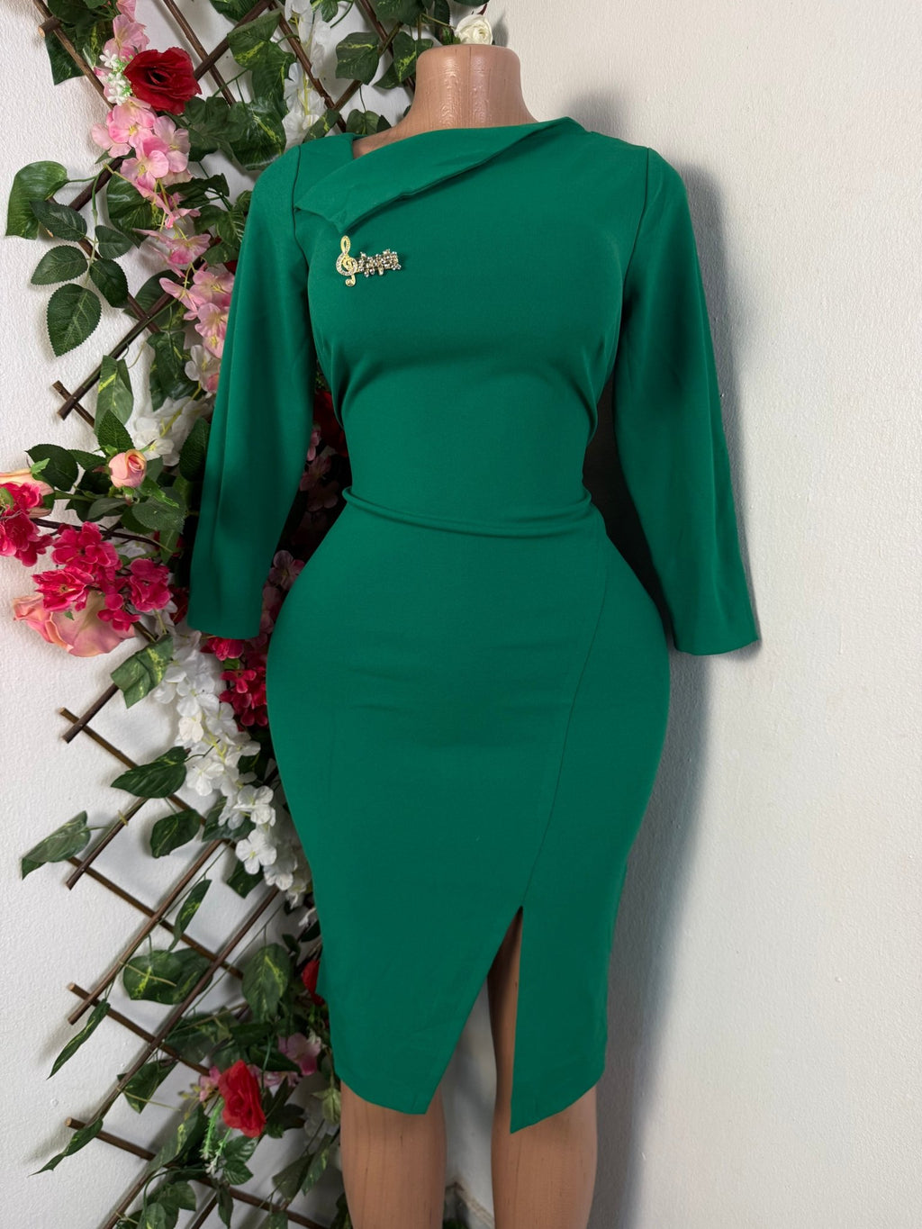 Robe moulante manches 3/4 décollectée - Perluna Store