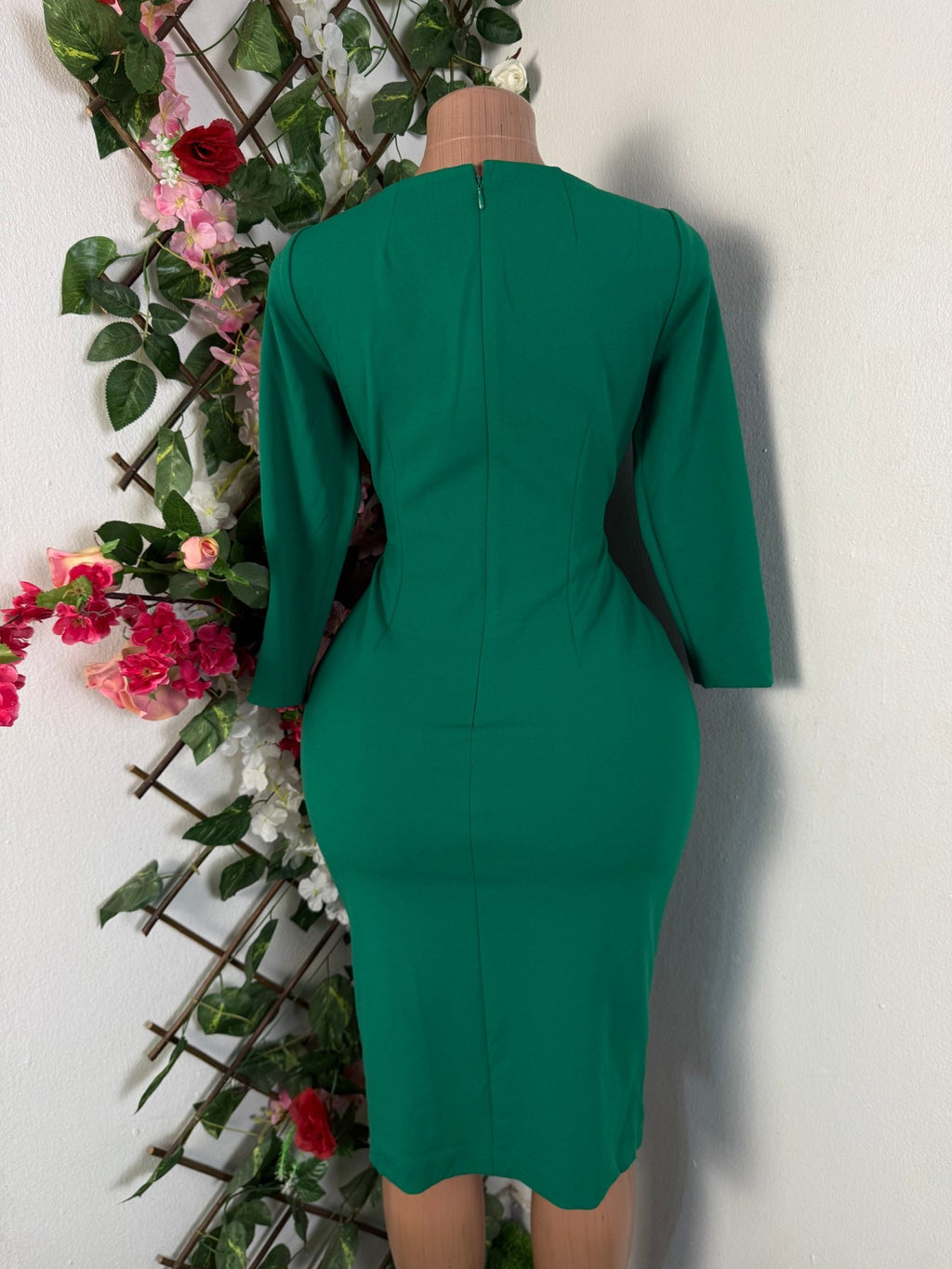Robe moulante manches 3/4 décollectée - Perluna Store
