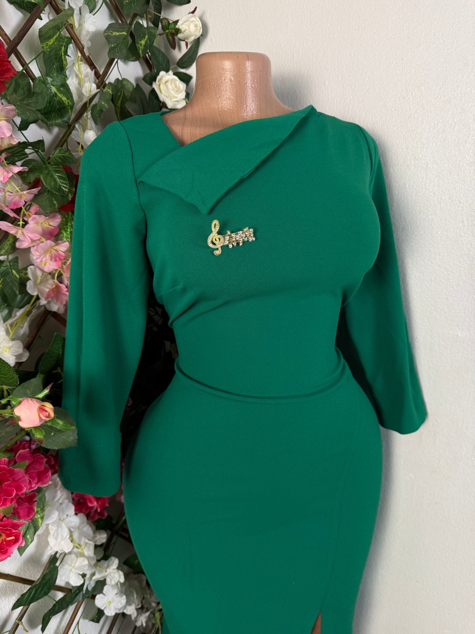 Robe moulante manches 3/4 décollectée - Perluna Store