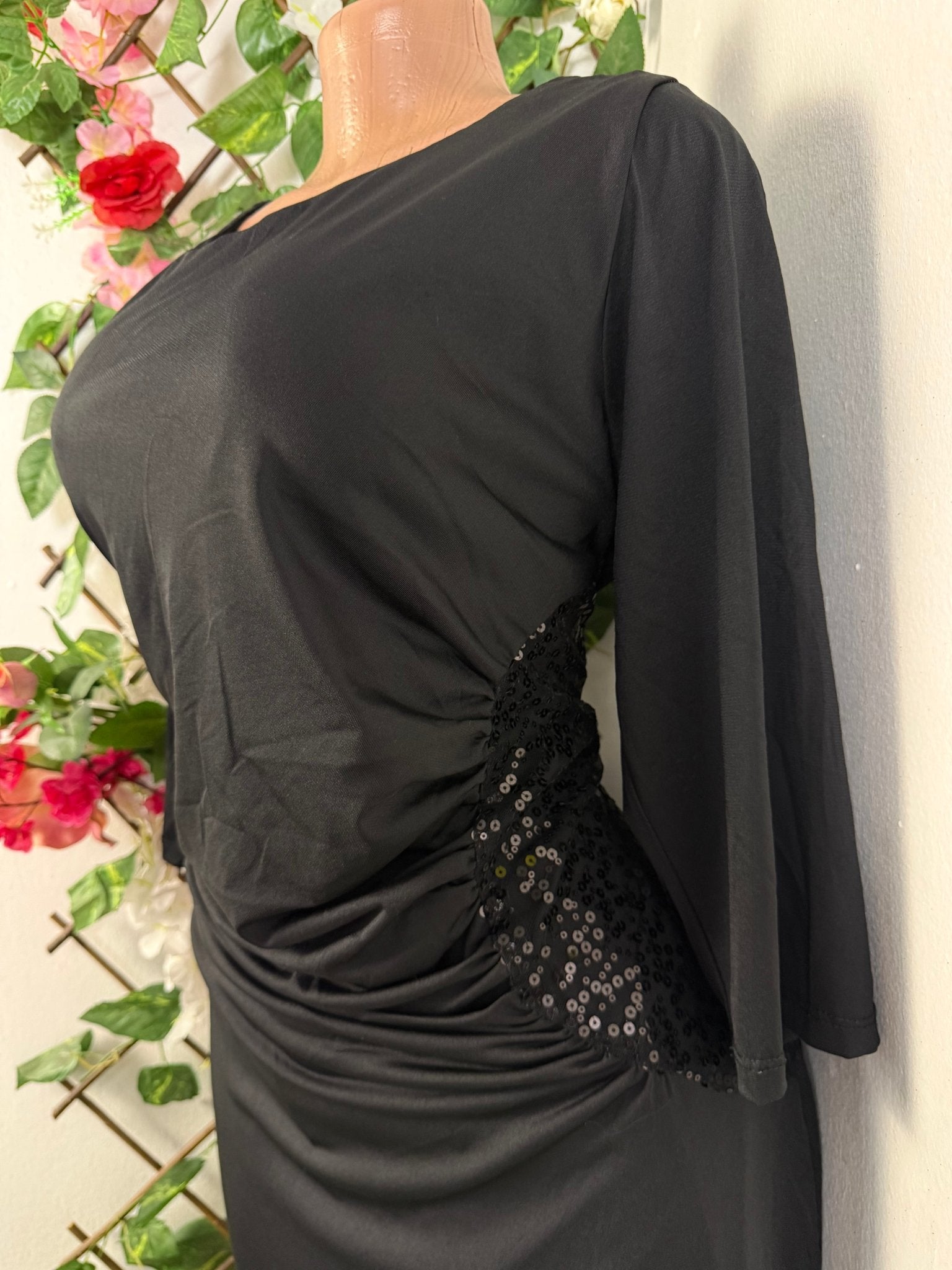 Robe moulante manches 3/4 plisée colle ronde - Perluna Store - kinshasa