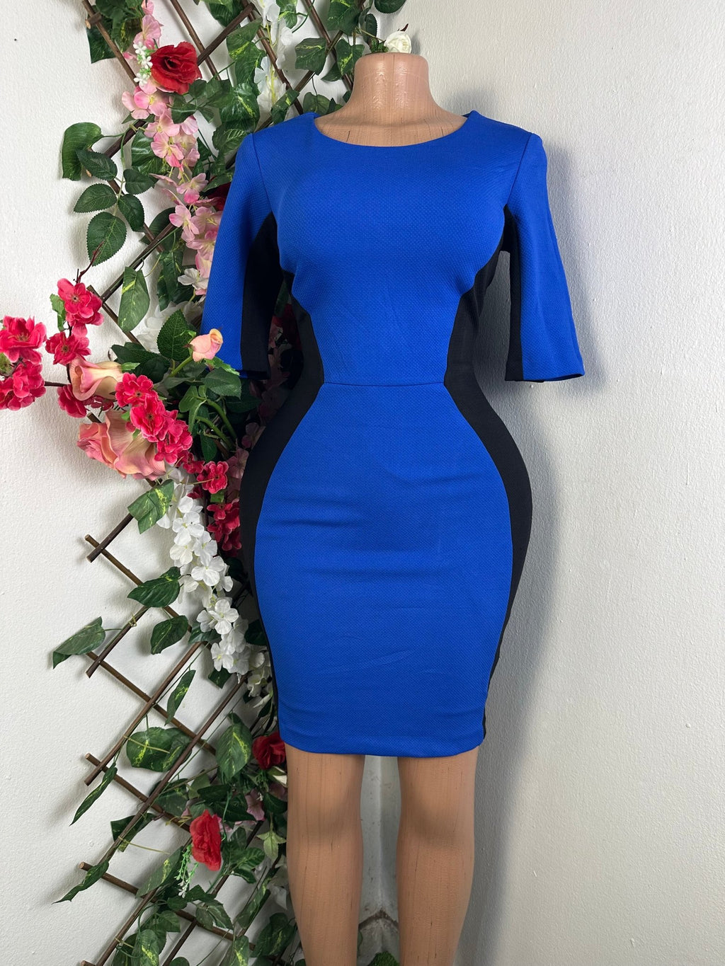 Robe moulante manches 3/4 plisée colle ronde - Perluna Store - kinshasa