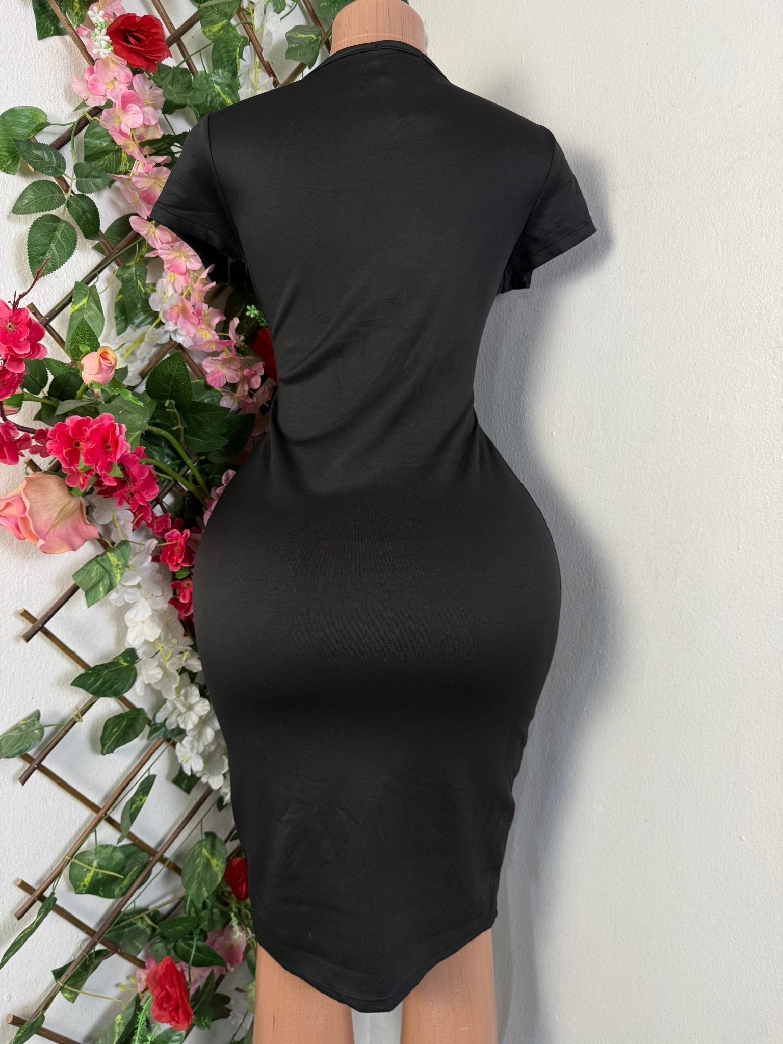 Robe moulante manches courte décollectée - Perluna Store