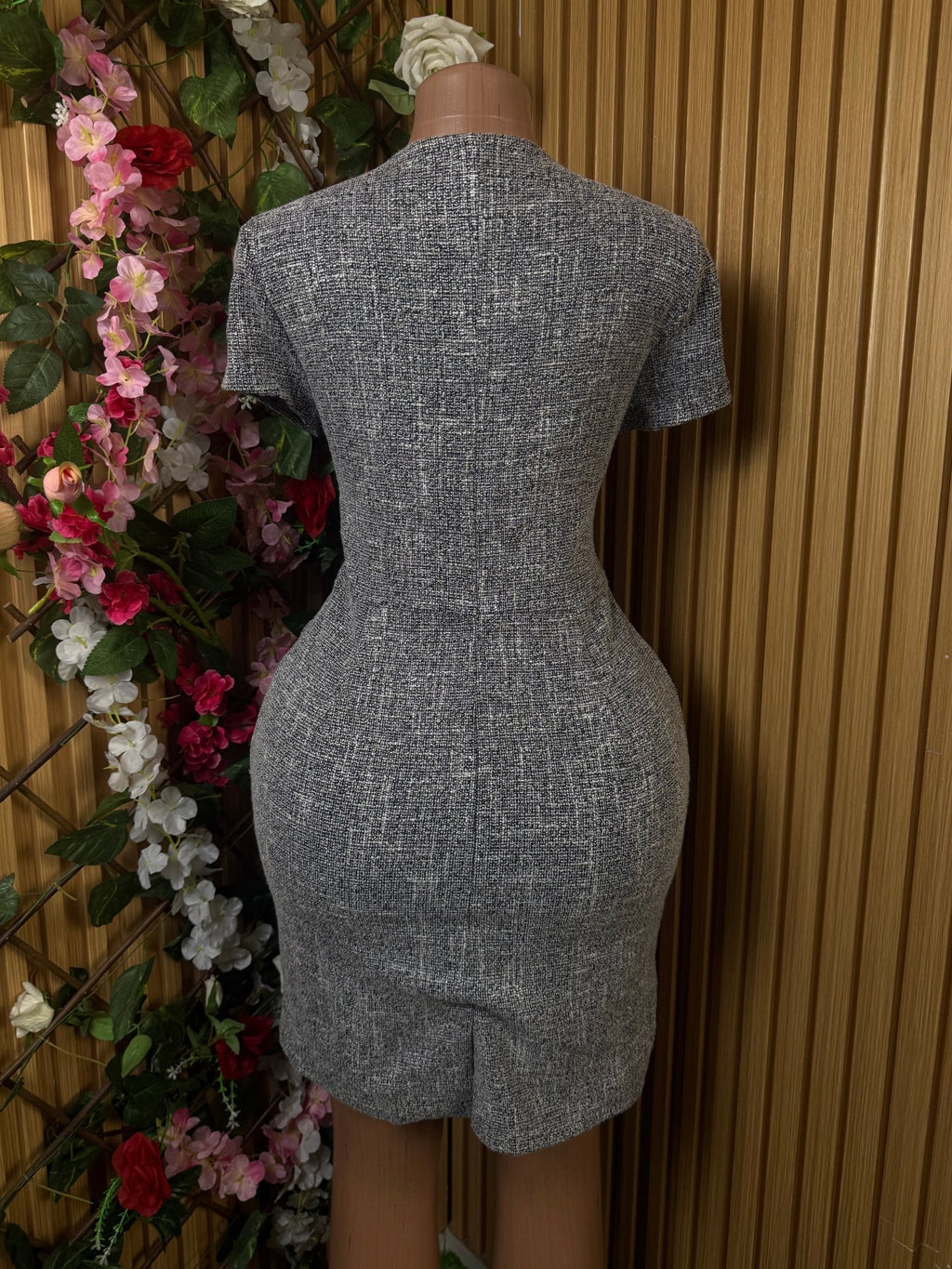 Robe moulante manches courtes à drapée - Perluna Store